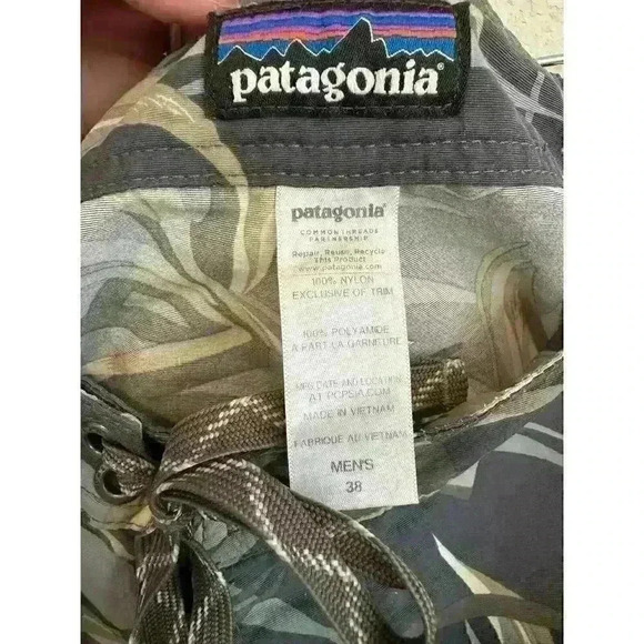 Men's Minimalist Wavefarer Board Shorts - 19" Size 38 - Picture 4 of 5